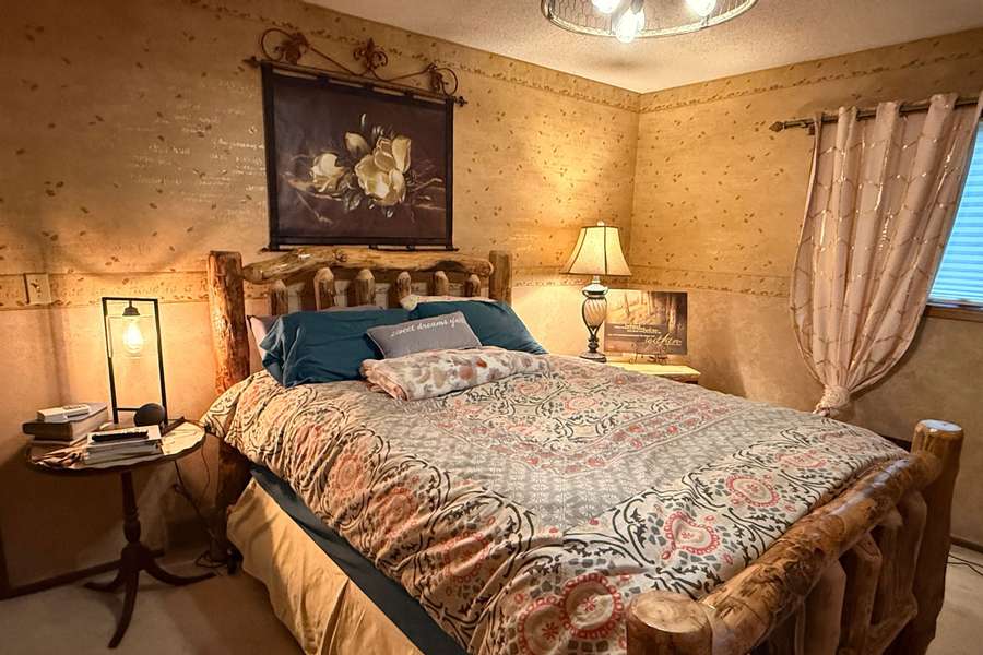 master bedroom2.jpg